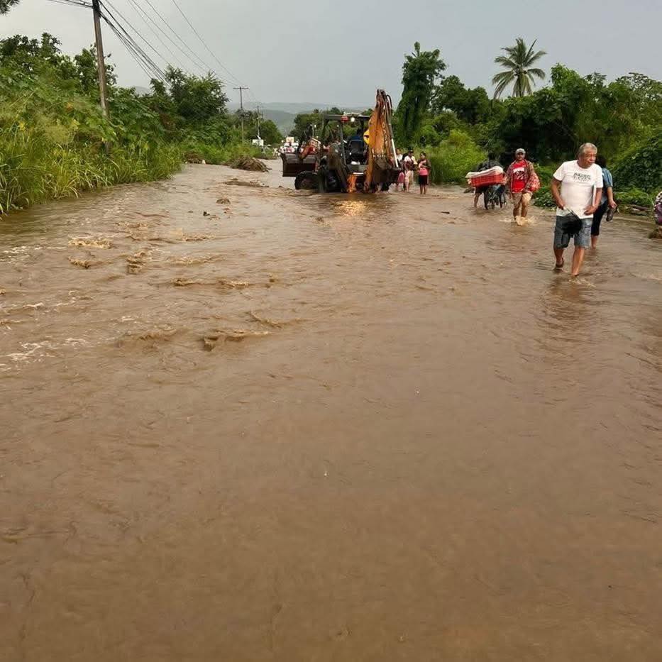 Restablecen la circulación en la carretera Acapulco – Zihuatanejo tras lluvias de esta madrugada
