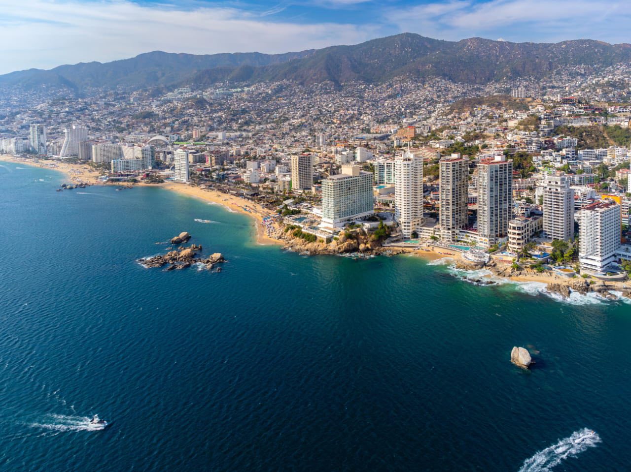 Guerrero se suma a la lista oficial de destinos para el avistamiento de ballenas en México