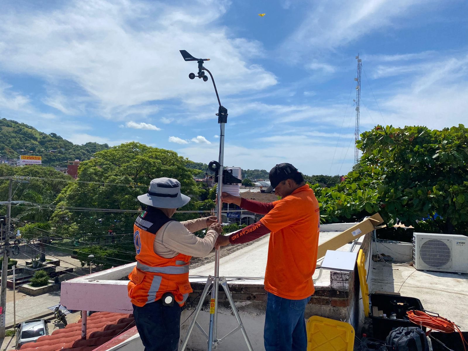 Guerrero refuerza su red de vigilancia climatológica a dos años del huracán Otis