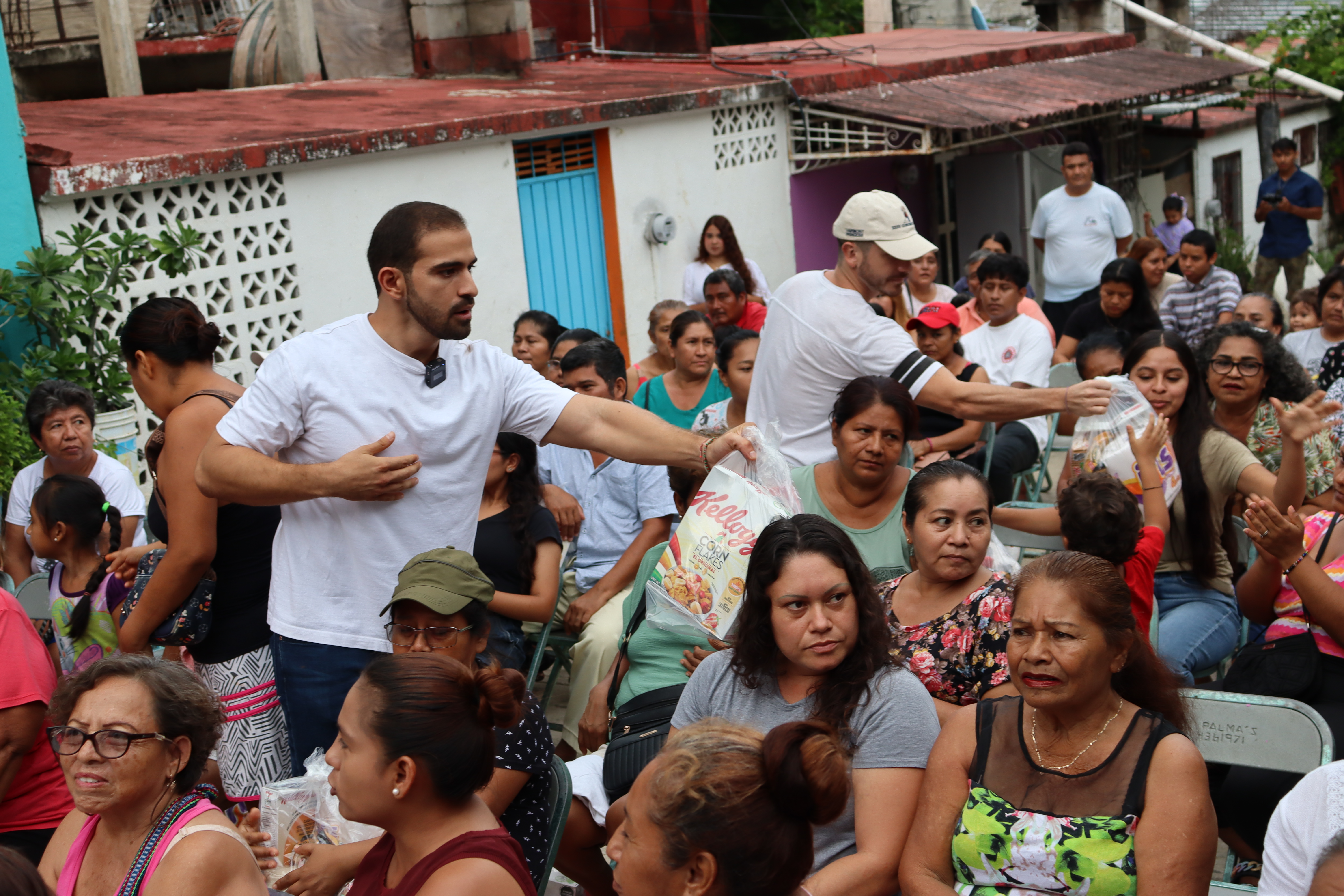 Amigos para DAR lleva esperanza y luz a las familias de San Agustín