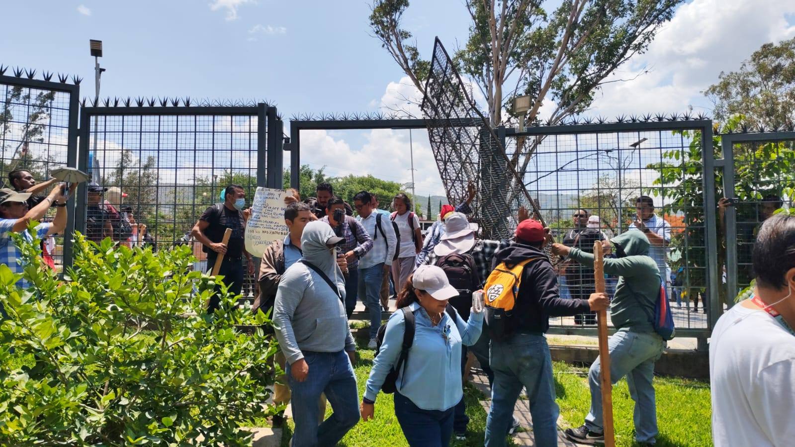 Movilizaciones magisteriales sacuden Guerrero y otros estados; exigen diálogo y abrogación de leyes laborales
