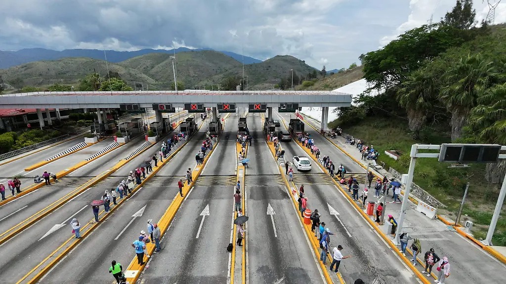 Maestros de la CETEG toman la caseta de Palo Blanco; advierten radicalización de protestas si no hay diálogo presidencial