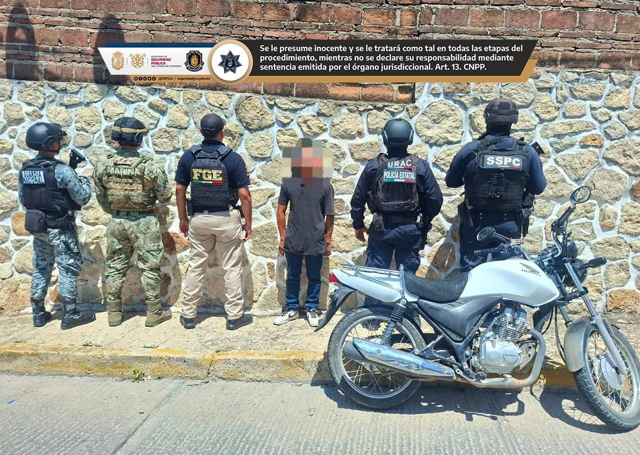Capturan a dos sujetos con arma de fuego y municiones de fusil sobre la avenida Ejido en Acapulco