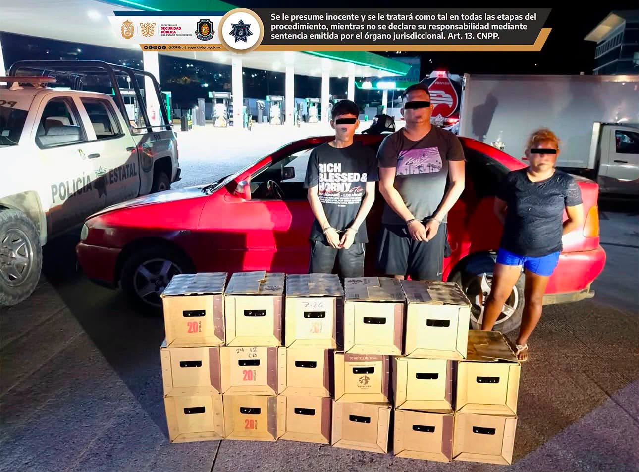Interceptan a tres personas y aseguran mercancía en operativo de reacción inmediata en Acapulco