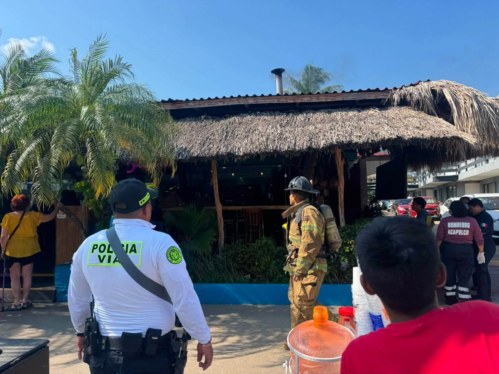Registran conato de incendio en el restaurante Barra 520 sobre la Costera Miguel Alemán en la zona Dorada de Acapulco