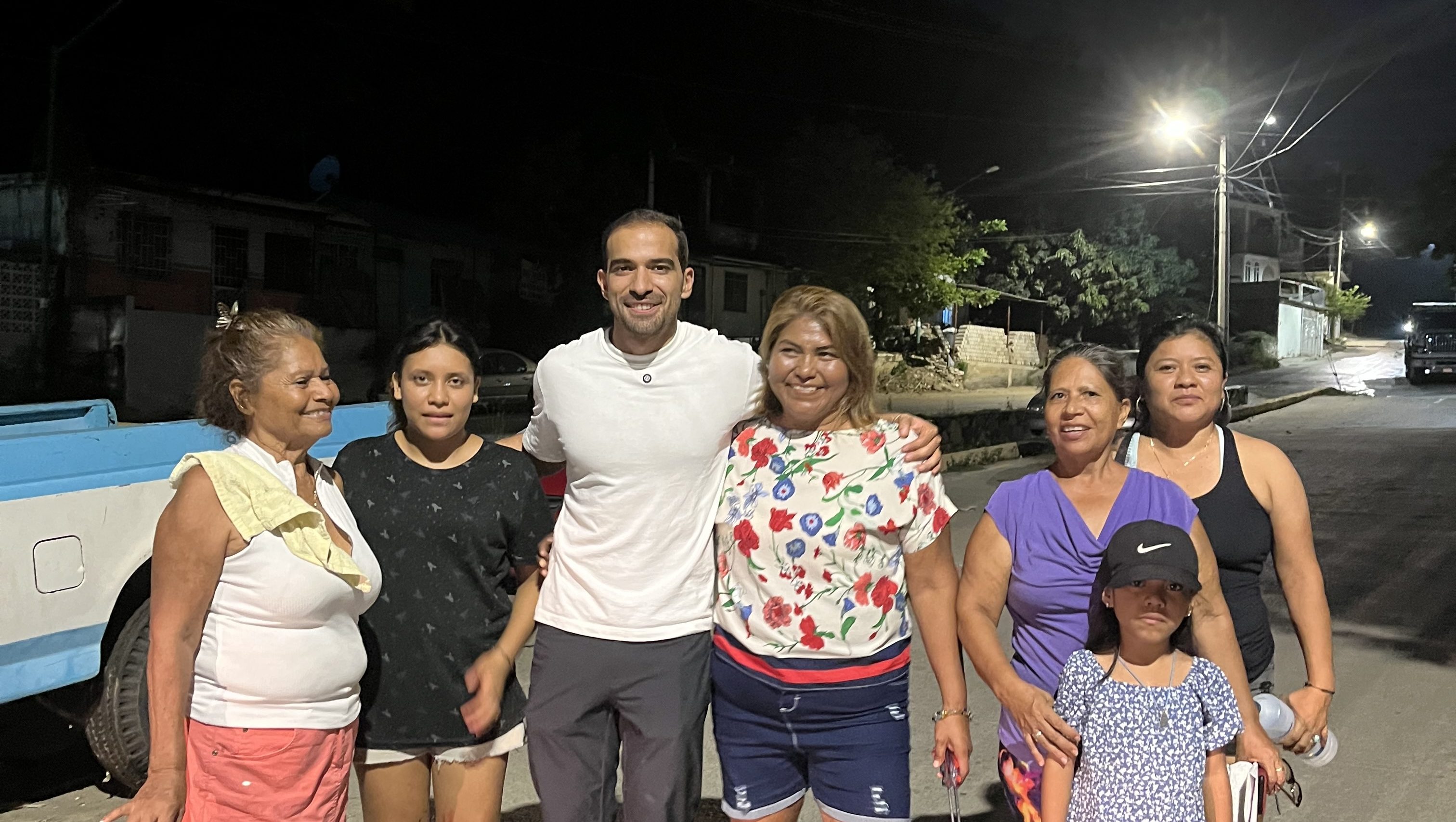 Iluminando Vidas: Cómo el programa de Amigos para DAR A.C. devuelve la paz a las colonias