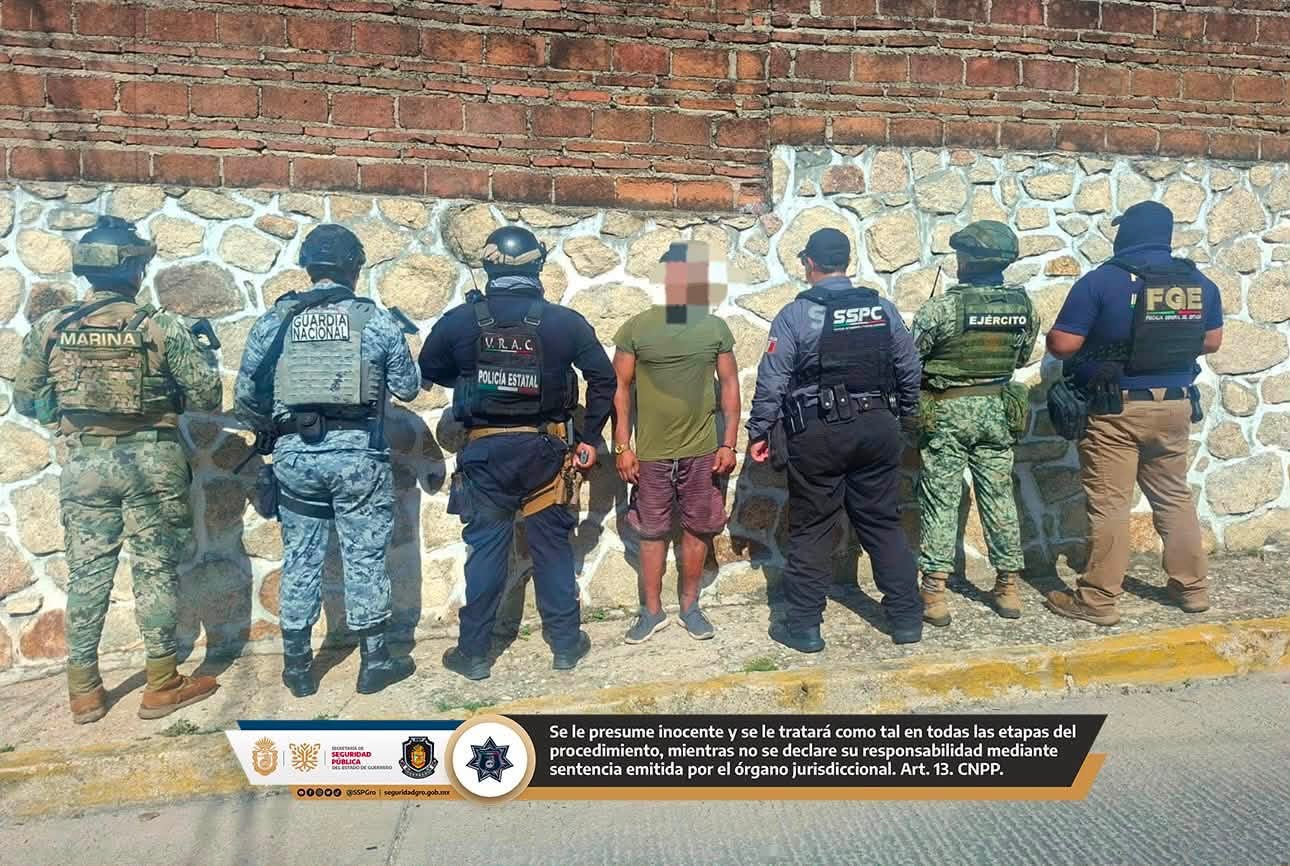 Detienen a un hombre armado en la colonia Mártires de Cuilapan durante acciones del Operativo Verano 2026 en Acapulco