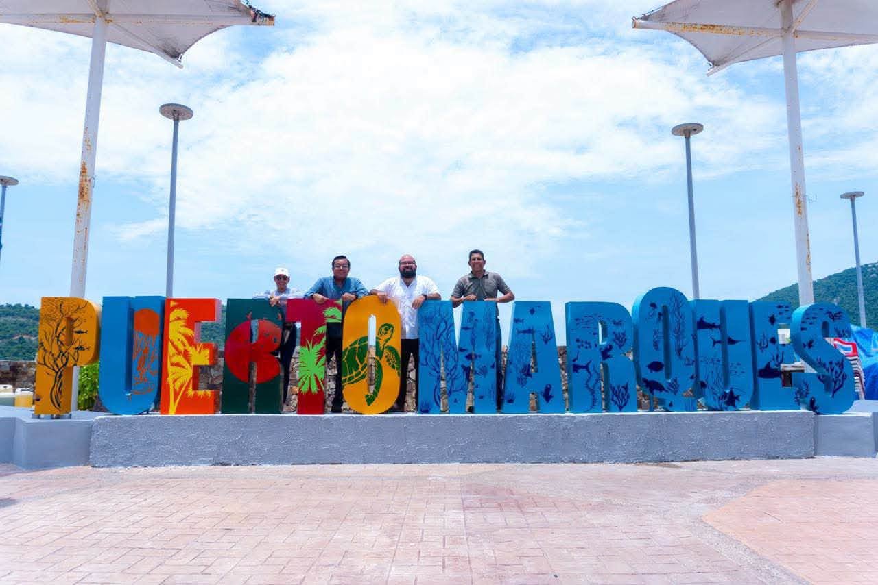 Puerto Marqués y Playa Majahua estrenan letras volumétricas para impulsar el turismo en Acapulco