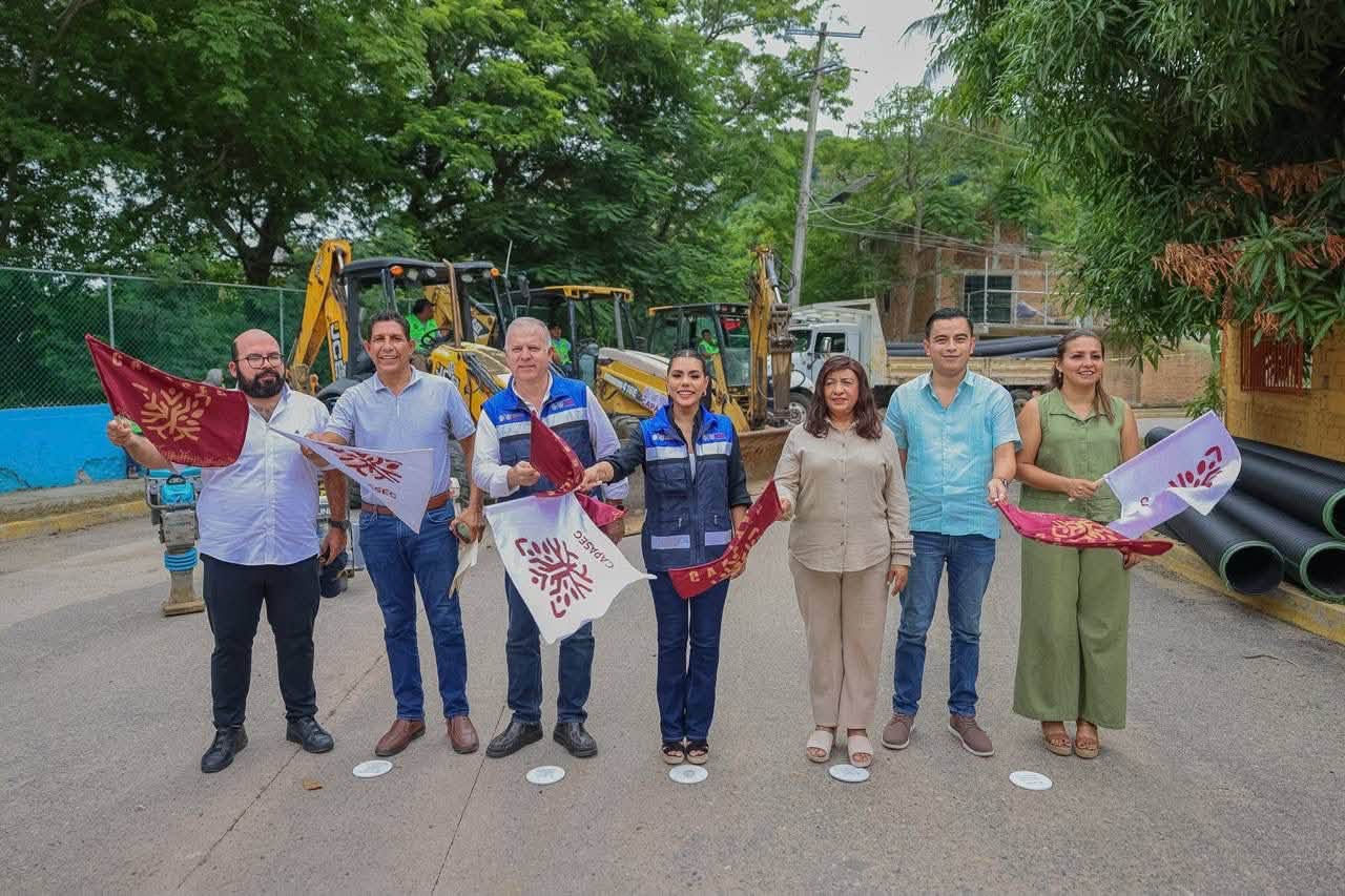 Evelyn Salgado da banderazo de inicio para la construcción del sistema de drenaje sanitario en Puerto Marqués
