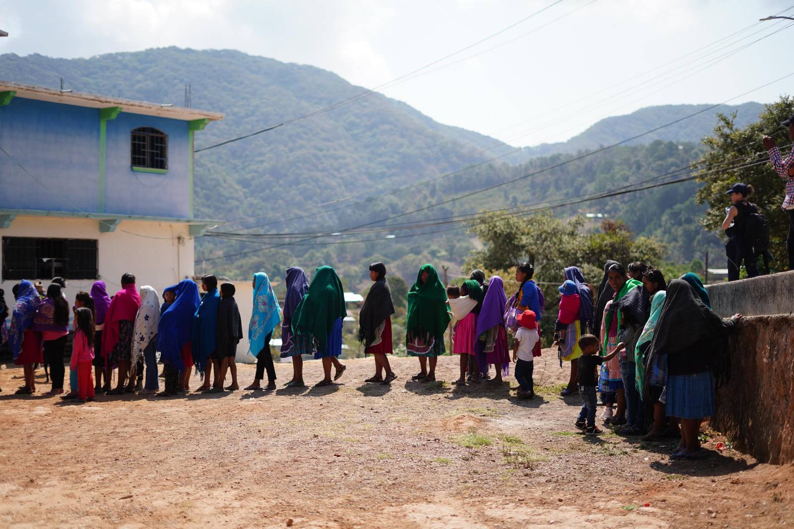 Regresan 264 familias desplazadas por la violencia a comunidades de la Montaña de Guerrero