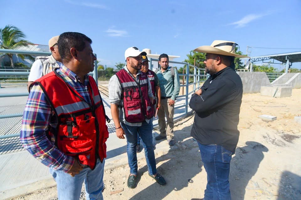 Avanzan obras que fortalecen al sector productivo y comercial de la Costa Chica de Guerrero