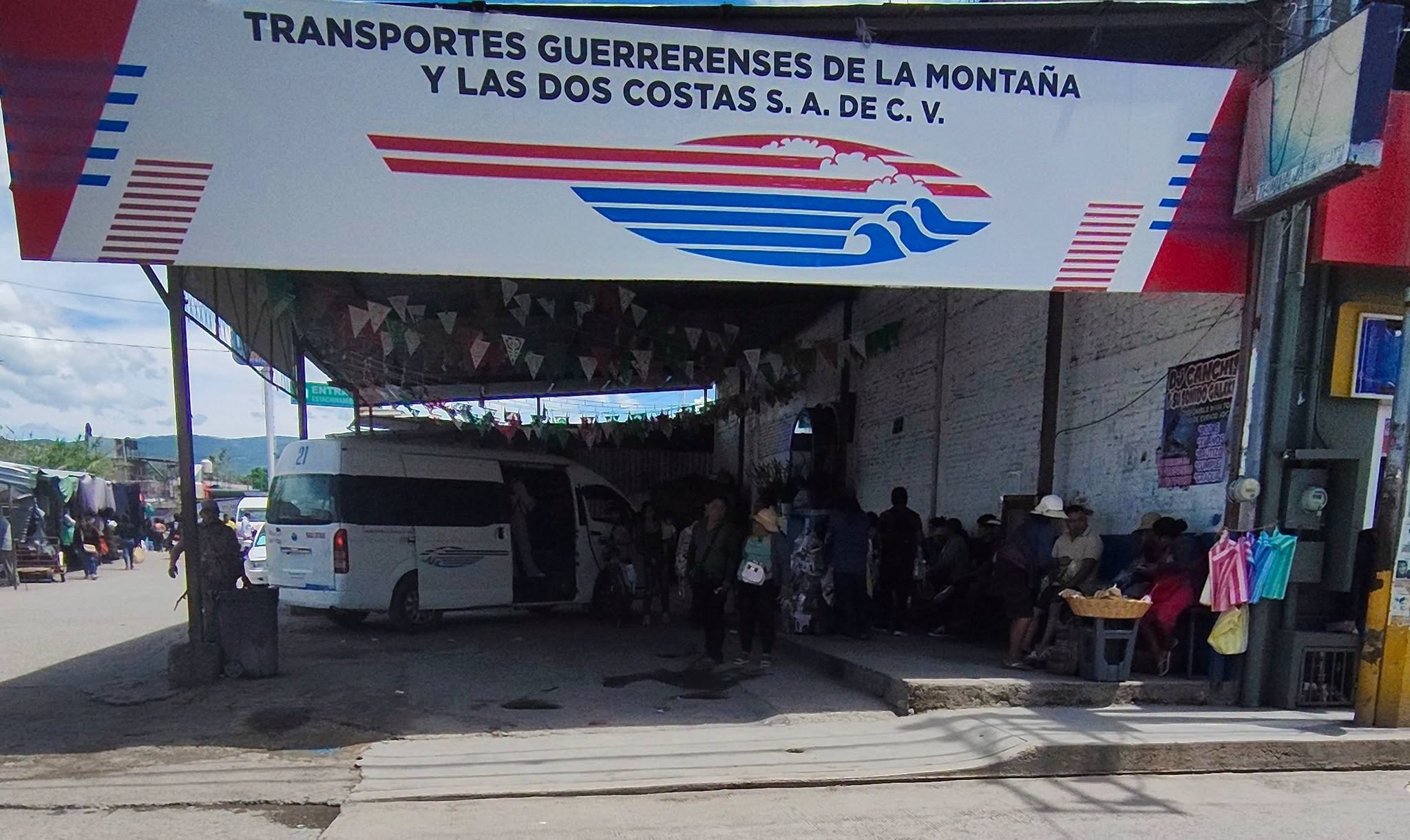 Reanudan parcialmente transporte entre Chilapa y Chilpancingo tras hechos violentos en la región Centro