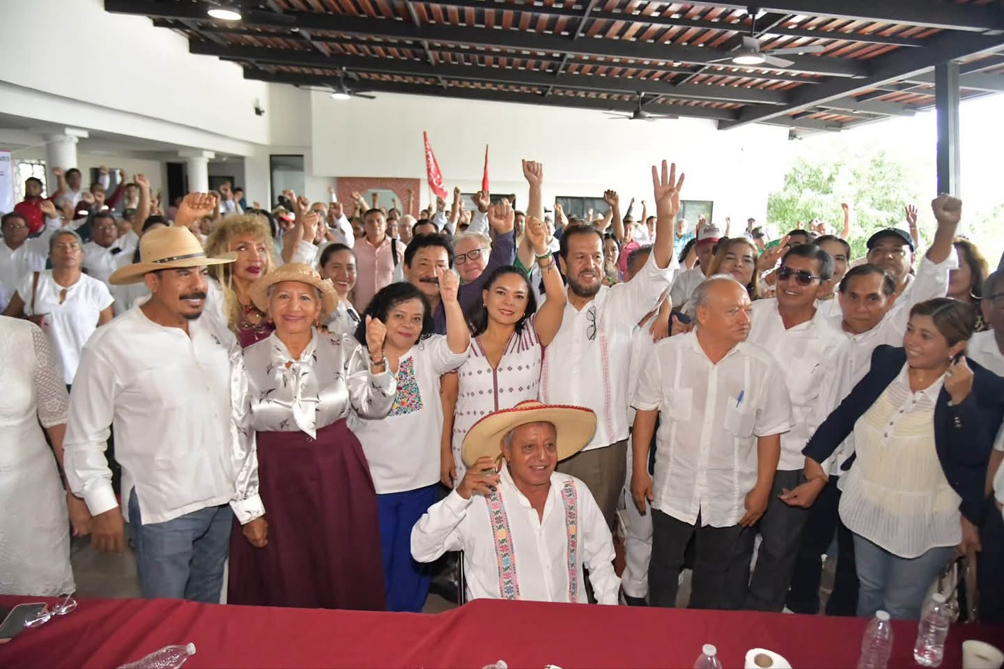 Rogelio Ortega suma a su equipo político a los trabajos de Beatriz Mojica en Guerrero