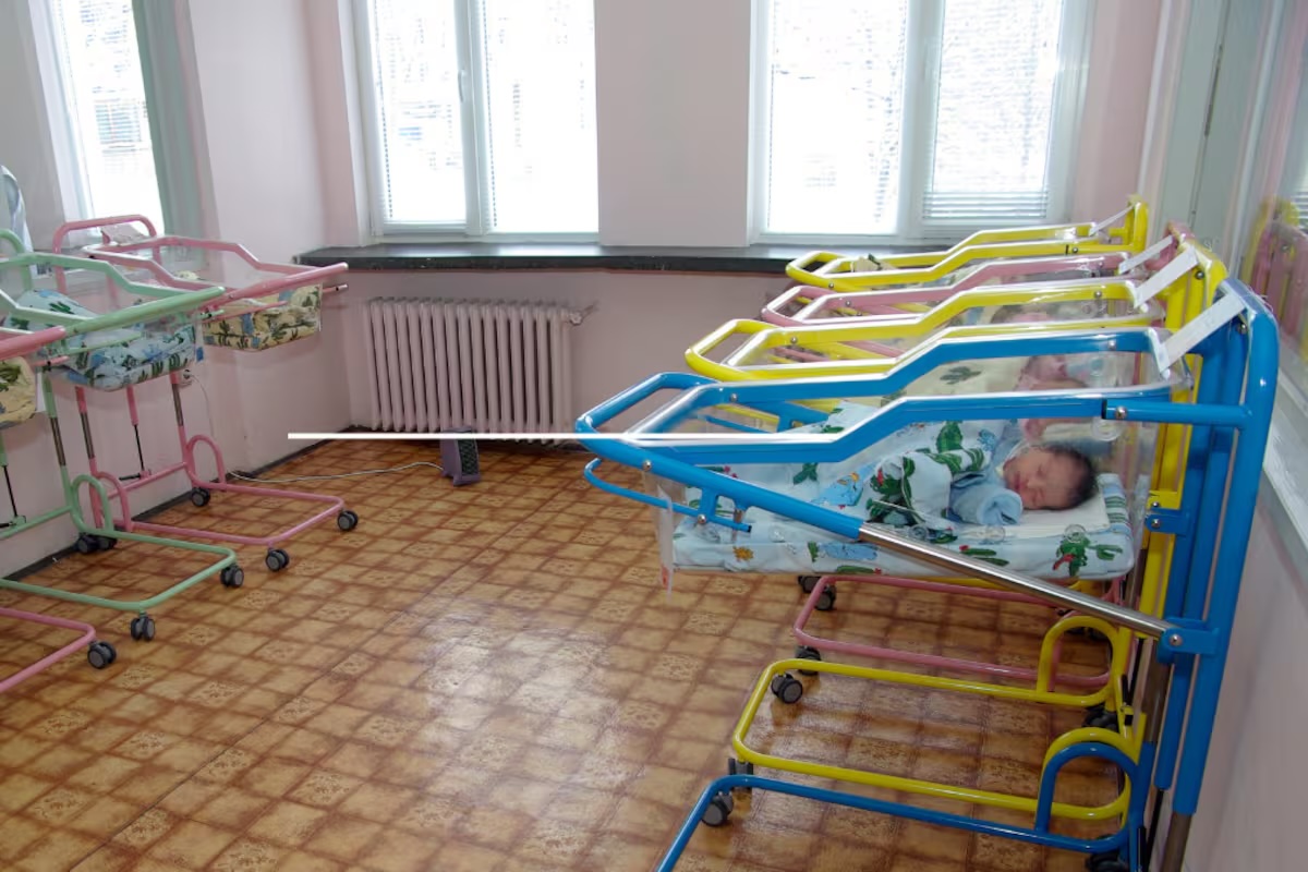 Intercambian a dos bebés en hospital del IMSS en Mexicali; familias se enteraron semanas después