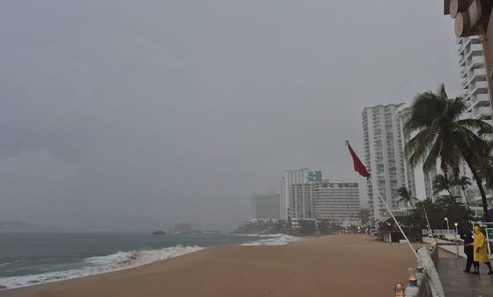 Polo vuelve a categoría 5; se aleja de Guerrero pero sus bandas mantendrán lluvias y oleaje elevado