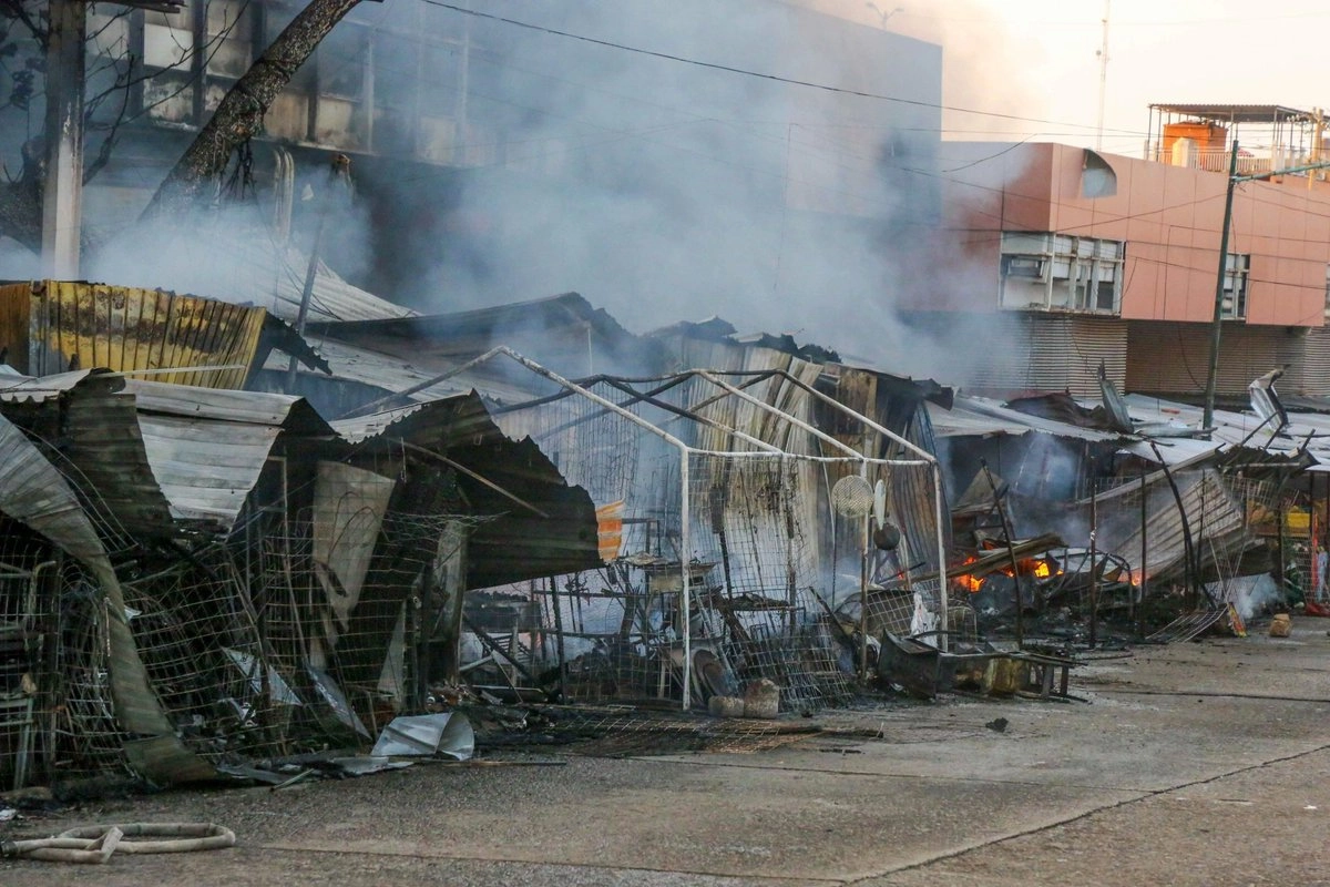 Locatarios del mercado central de Acapulco piden revisar estructura después de incendió que consumió 108 locales