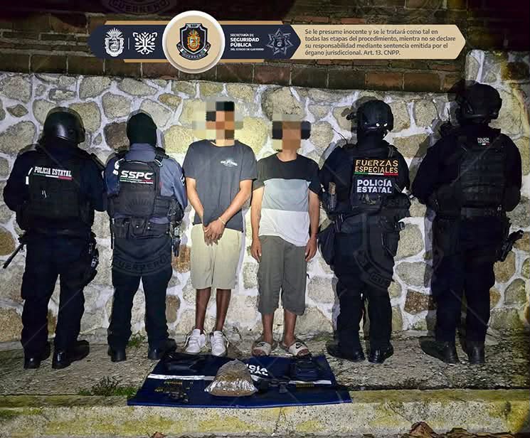 Detienen a dos hombres con armas, 53 cartuchos y un kilo de presunta marihuana en Acapulco