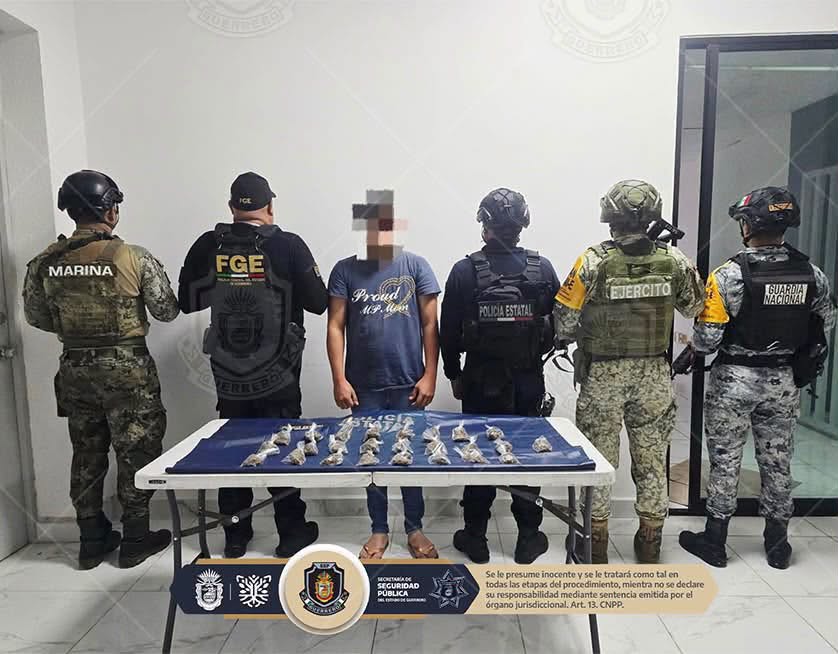 Detienen a dos hombres en Llano Largo y La Postal, Acapulco; aseguran presunta marihuana y un vehículo