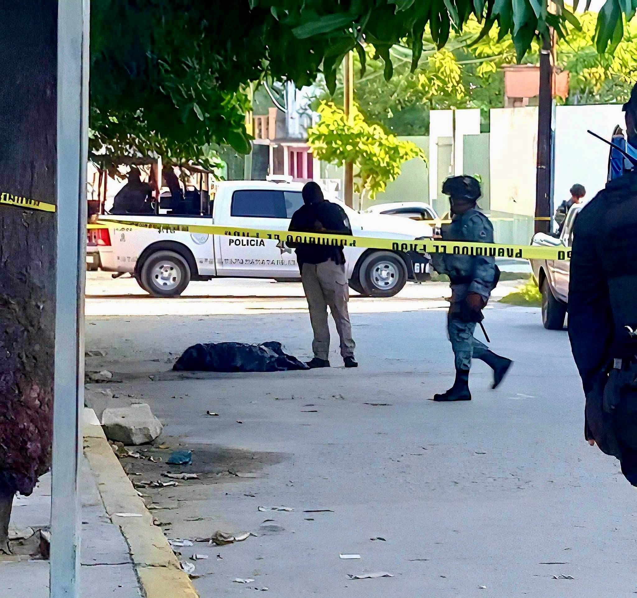 Hallan restos humanos en bolsas negras frente a una iglesia de la colonia Emiliano Zapata, en Acapulco