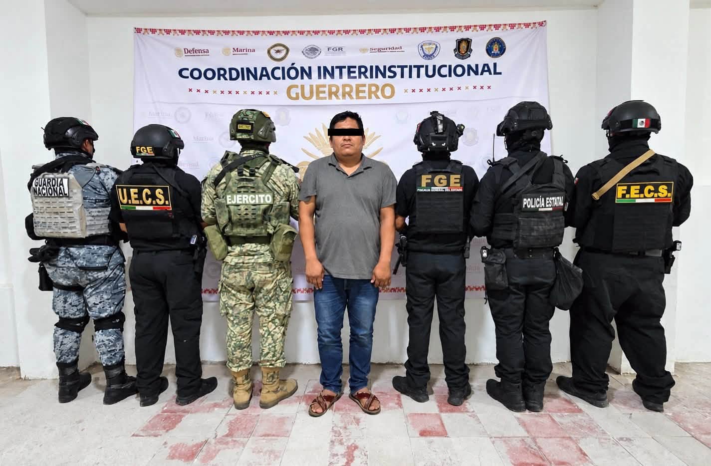 Cae exfuncionario de Guerrero señalado como jefe de plaza de Los Tlacos; extorsionaban a comerciantes con productos básicos