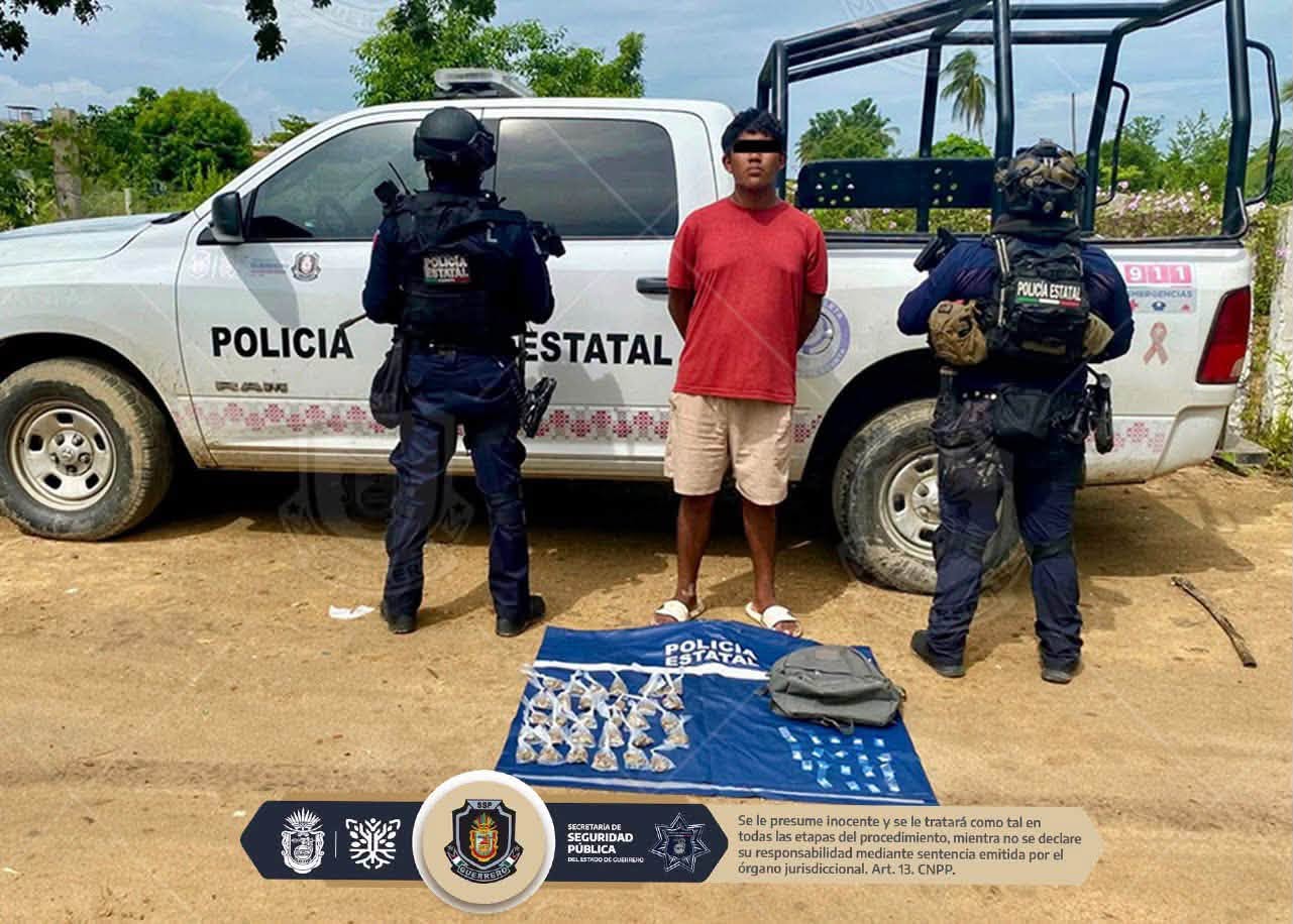 Detienen a dos hombres con 90 dosis de presunta droga en Marquelia, Guerrero