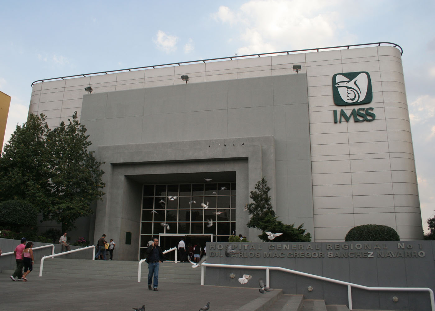 IMSS anuncia cambios en hospitales: contratará 2,500 especialistas y realizará más de 31 mil cirugías adicionales