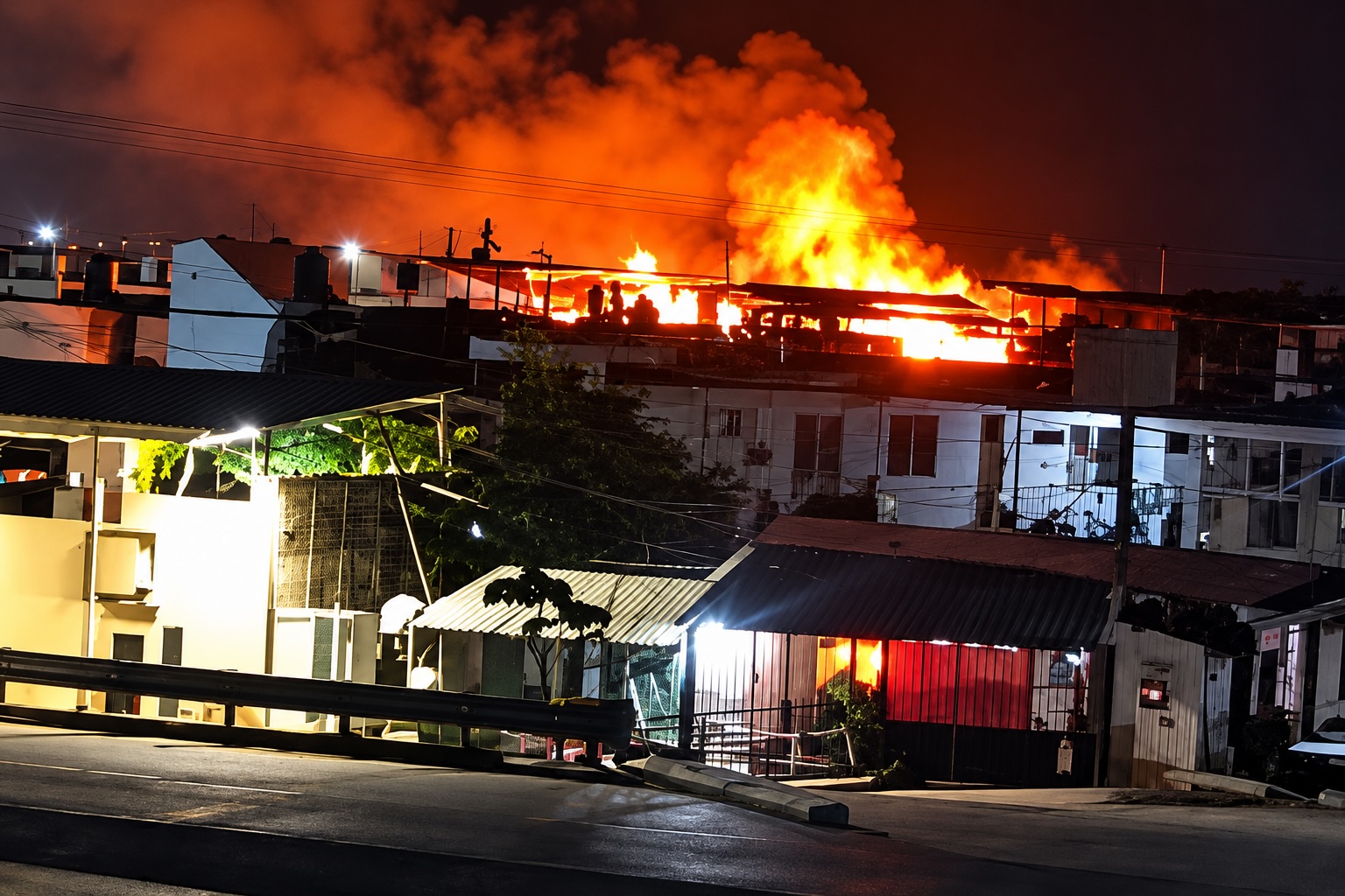 Explosión de tanque de gas deja un hombre muerto y una mujer herida en Tres Palos, Acapulco