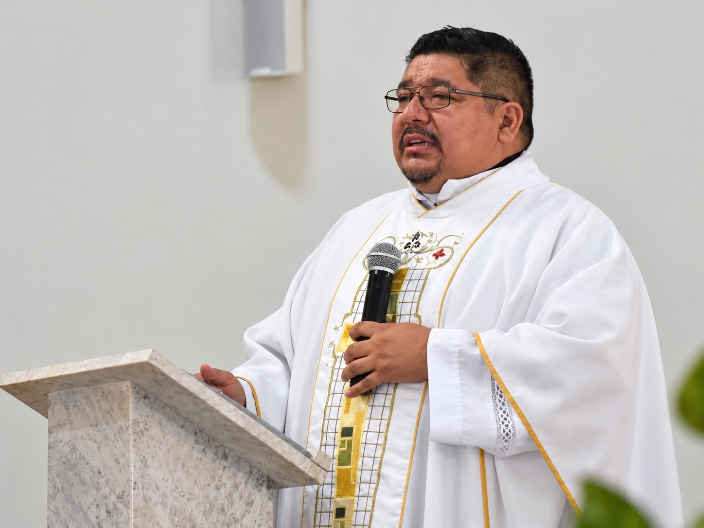 Más de 100 personas estarían secuestradas en la Sierra de Guerrero; sacerdote denuncia que algunas permanecen encadenadas