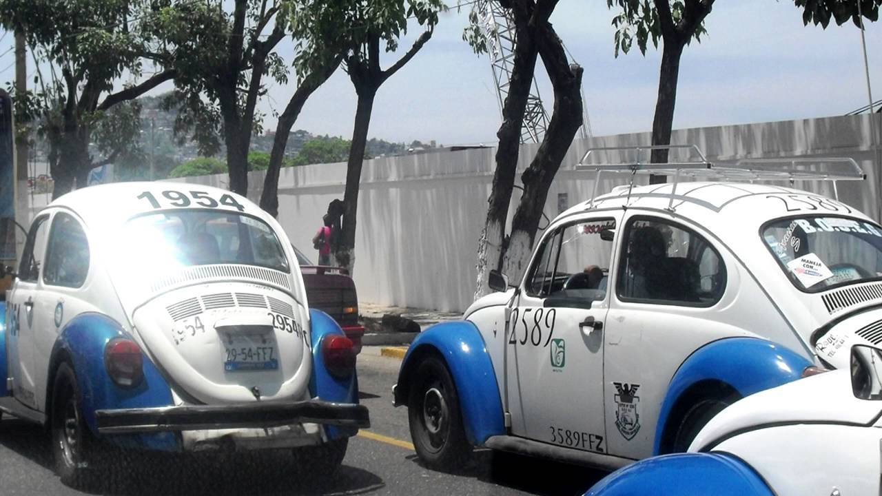 La competencia no es desleal; el servicio sí: taxistas de Acapulco patalean contra la modernidad